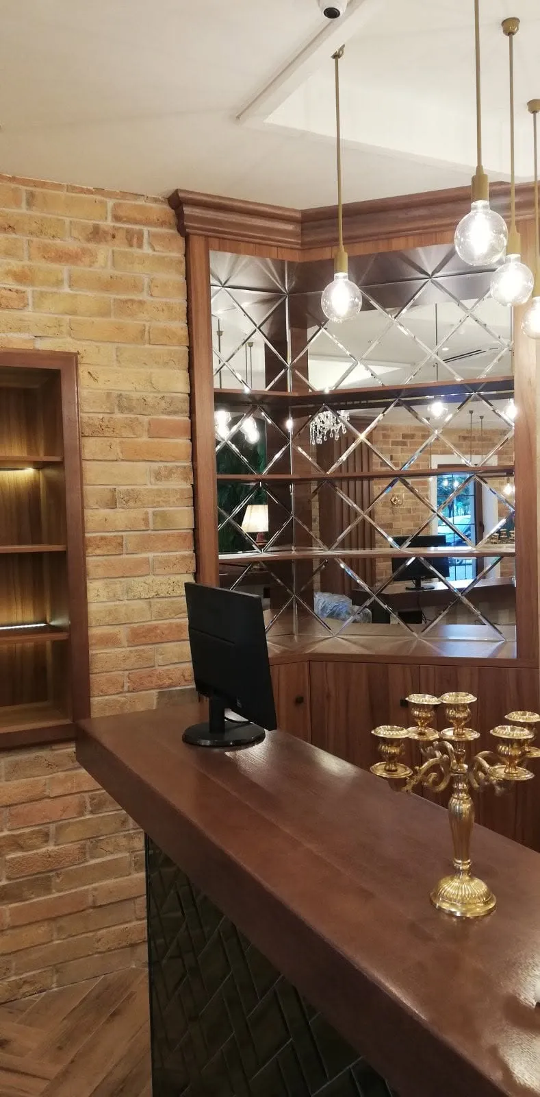 Custom furniture — Moderna, 3