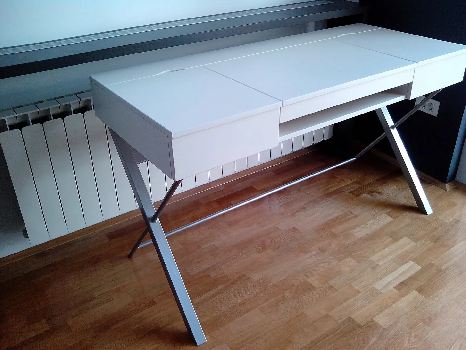 Custom furniture — Moderna, 32
